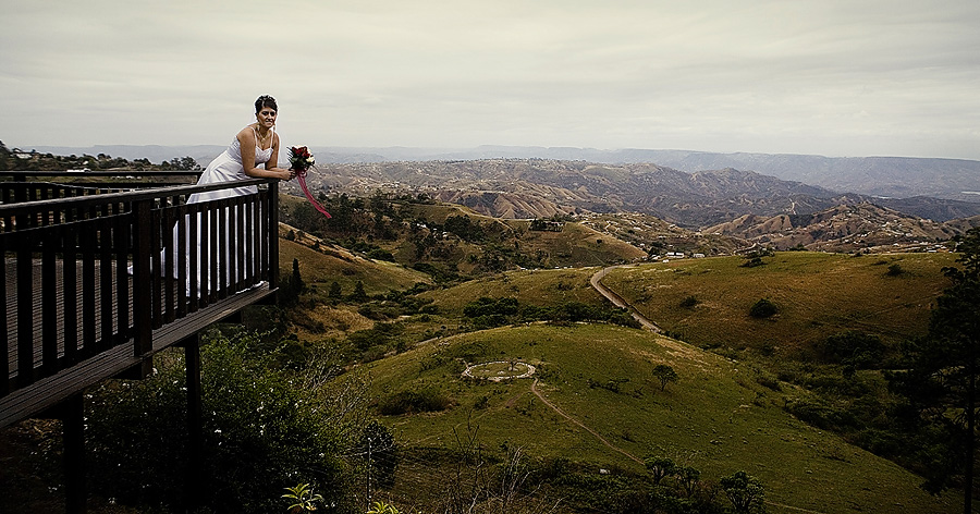 Valley of 1000 Hills with a bride Wedding over looking the Valley of 1000 Hills