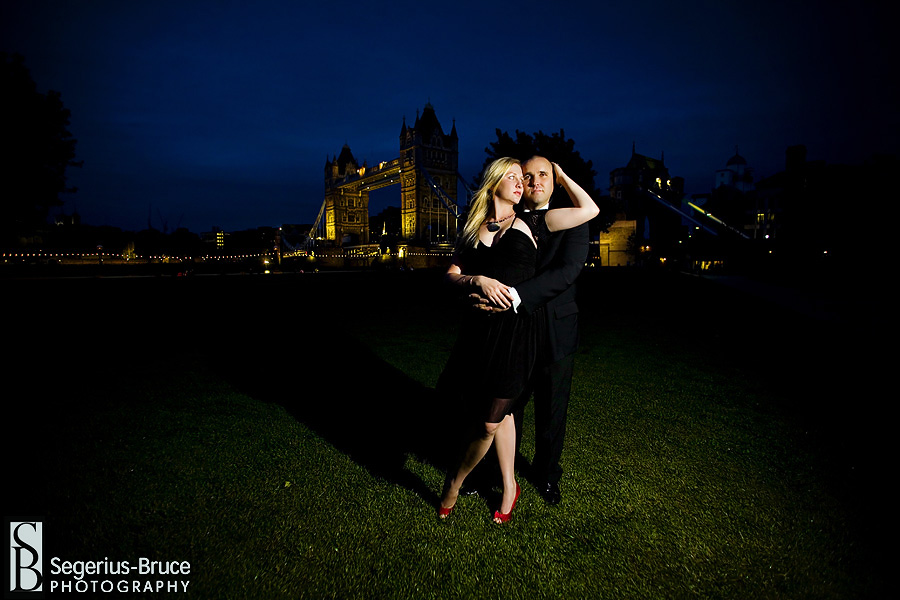 Engagement Photo Session London | Tower Bridge at Night Engagement photography session at night in London